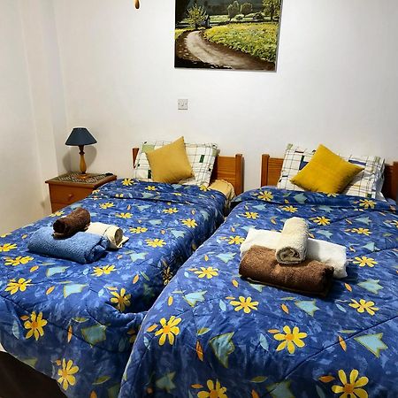 Award-Winning 3-Bedroom Apartment Near Beach パ フォス エクステリア 写真